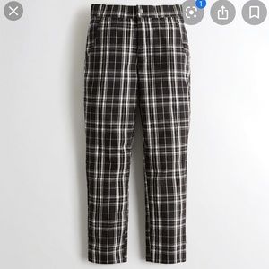 HOLLISTER BLACK AND WHITE PLAID PANTS